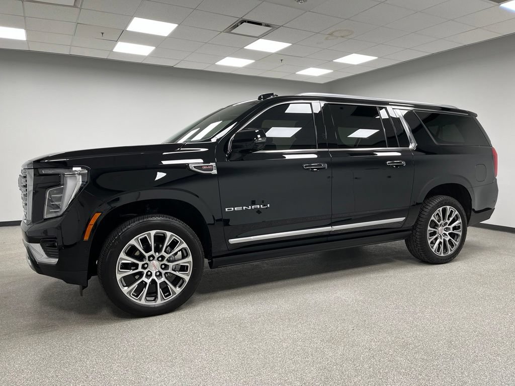 Used 2026 GMC Yukon XL Denali w/ Sun & Power Step Package AWD/4WD image 6
