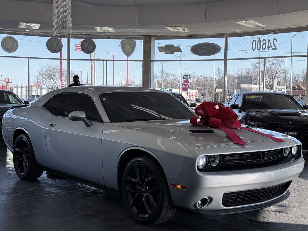 Used 2023 Dodge Challenger SXT w/ Blacktop Package image 1