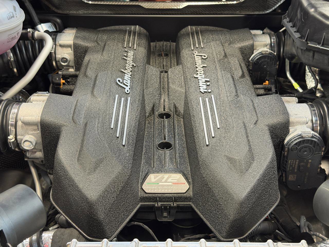 Used 2024 Lamborghini Revuelto image 29