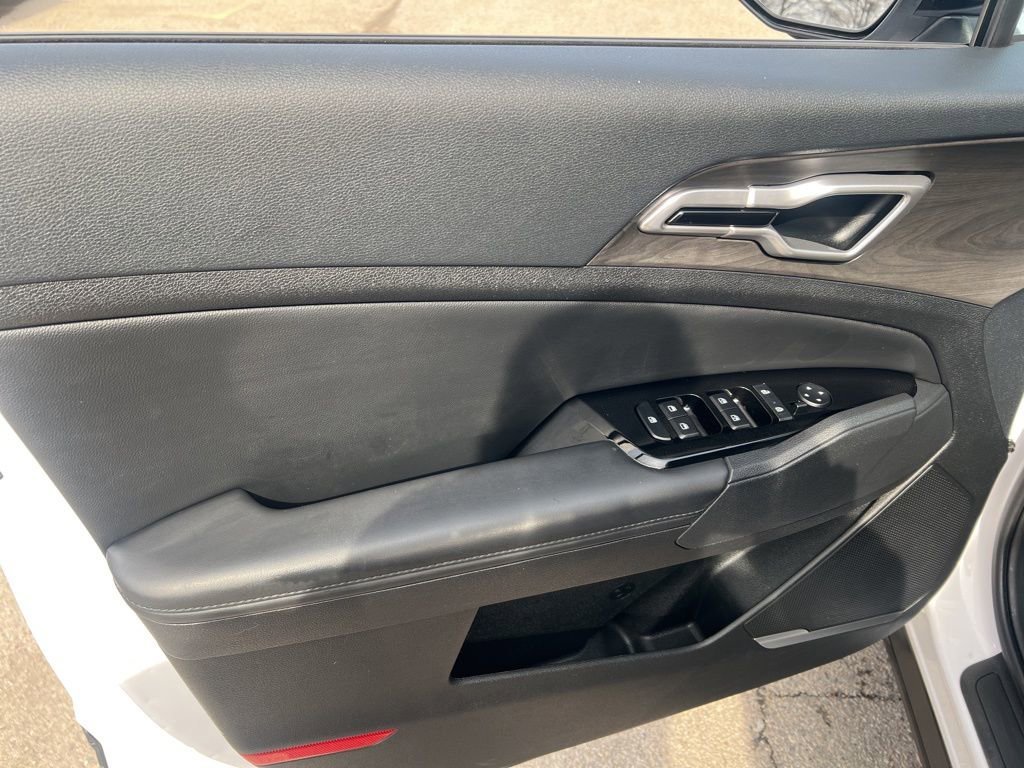 Certified 2023 Kia Sportage X-Line image 7