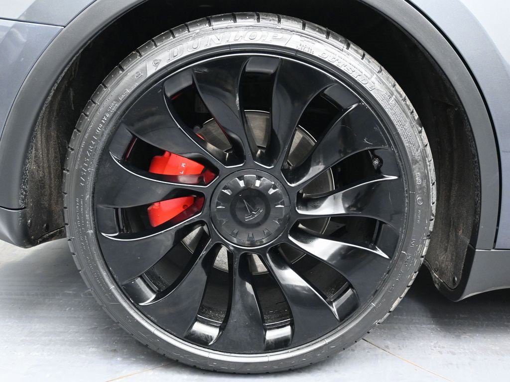 Used 2022 Tesla Model Y Performance image 12