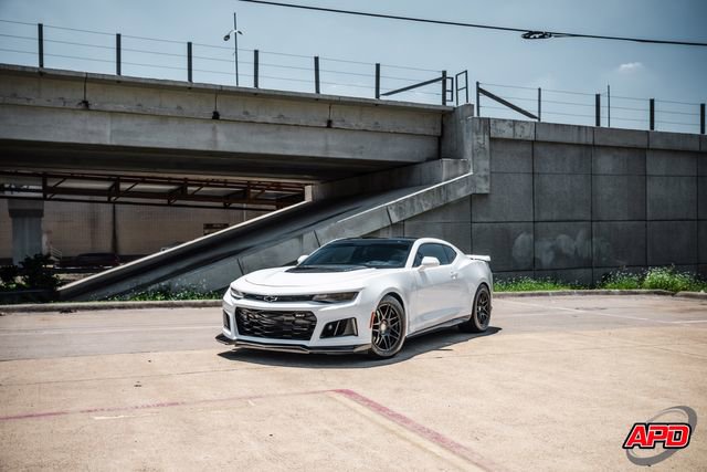 Used 2018 Chevrolet Camaro ZL1 RWD image 19