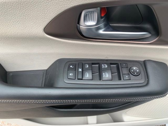 Used 2023 Chrysler Voyager LX FWD image 11