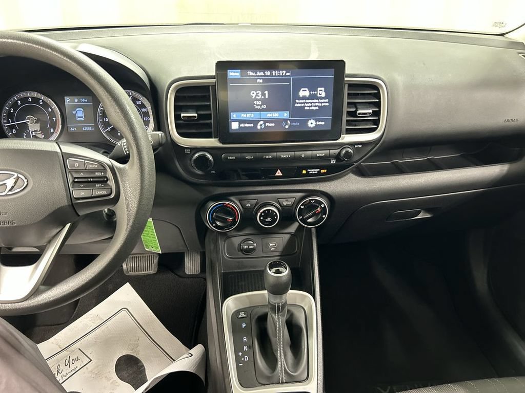 Used 2021 Hyundai Venue SE FWD image 18