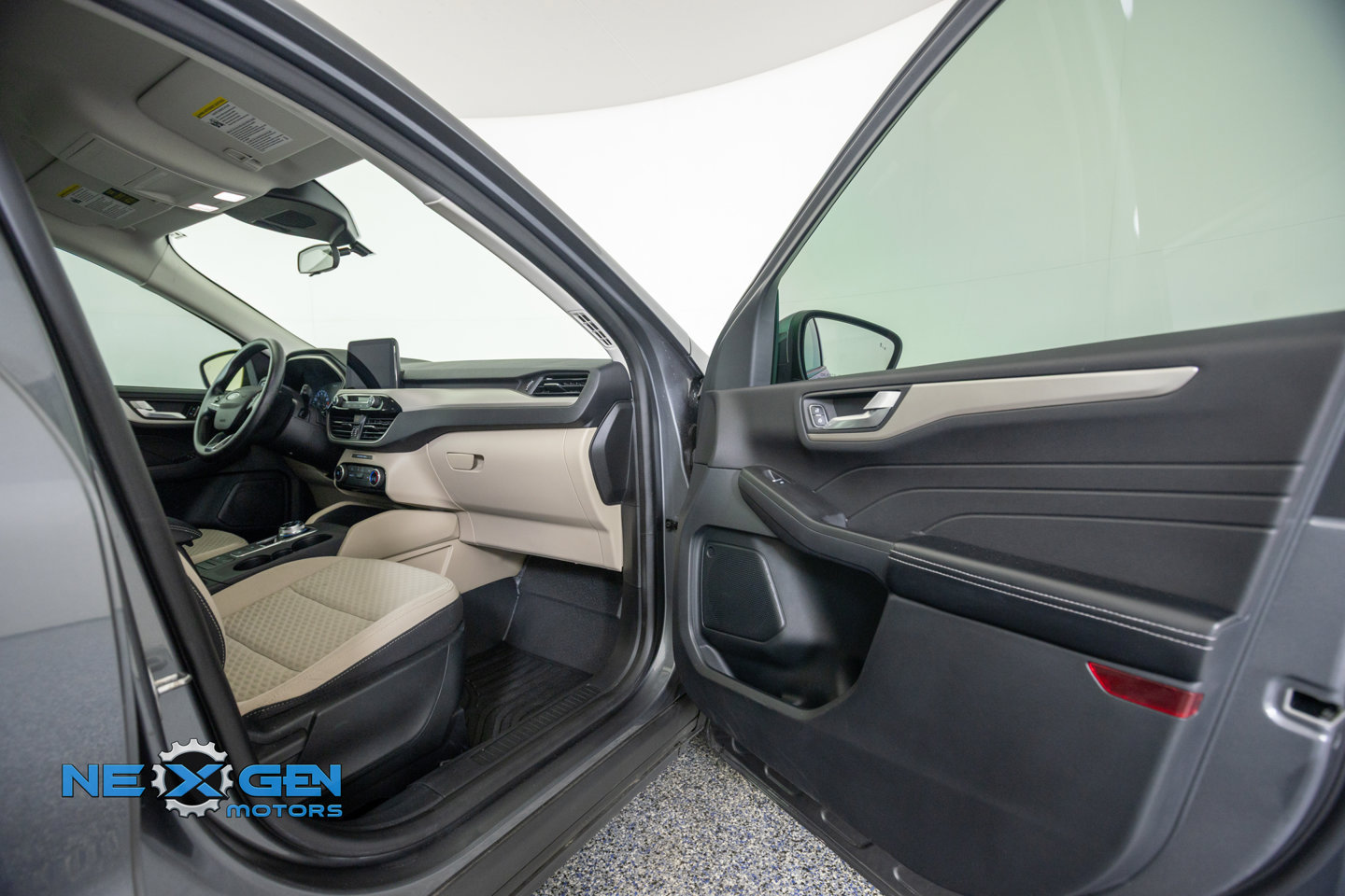 Used 2021 Ford Escape SE FWD image 41