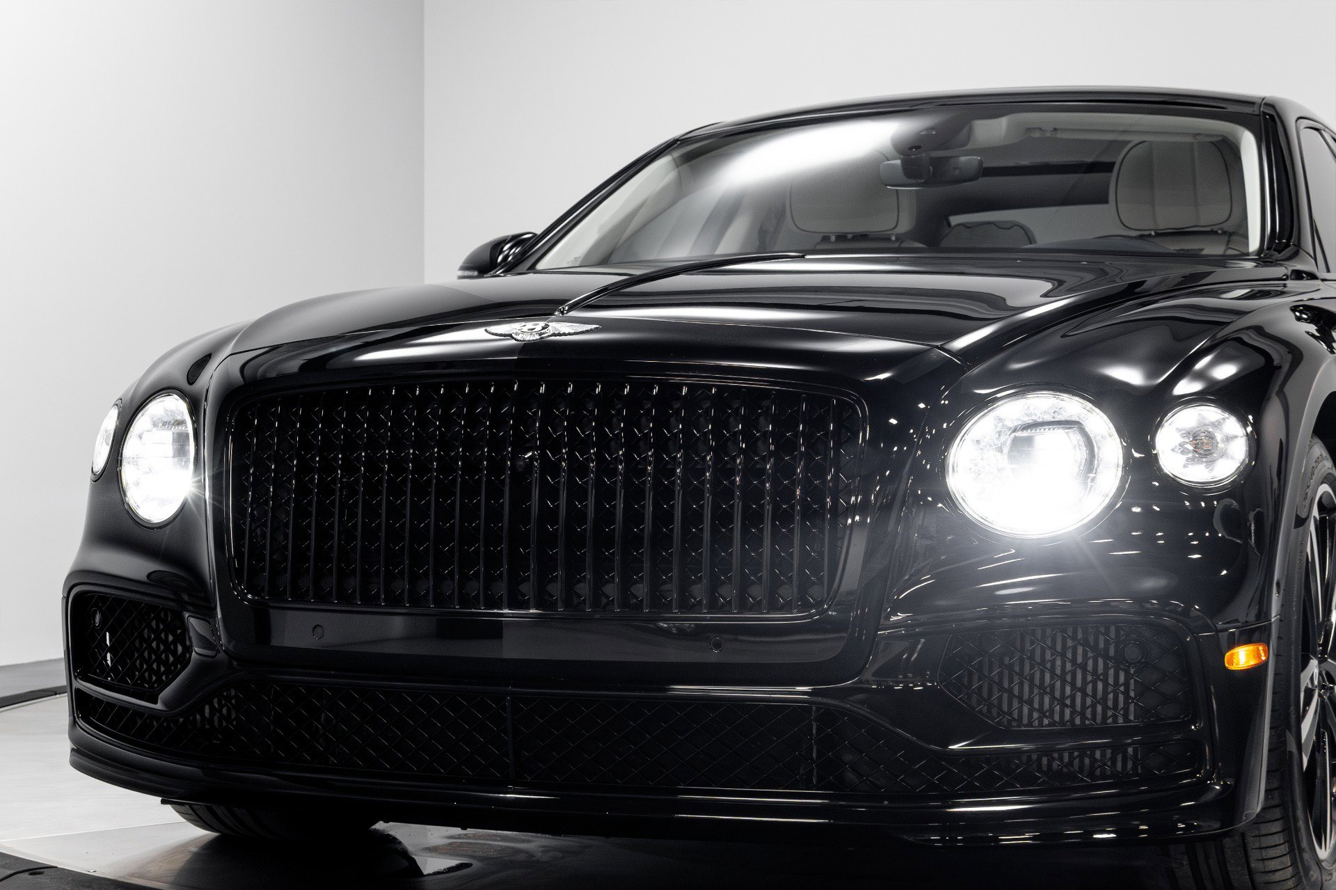 Used 2021 Bentley Flying Spur W12 image 80