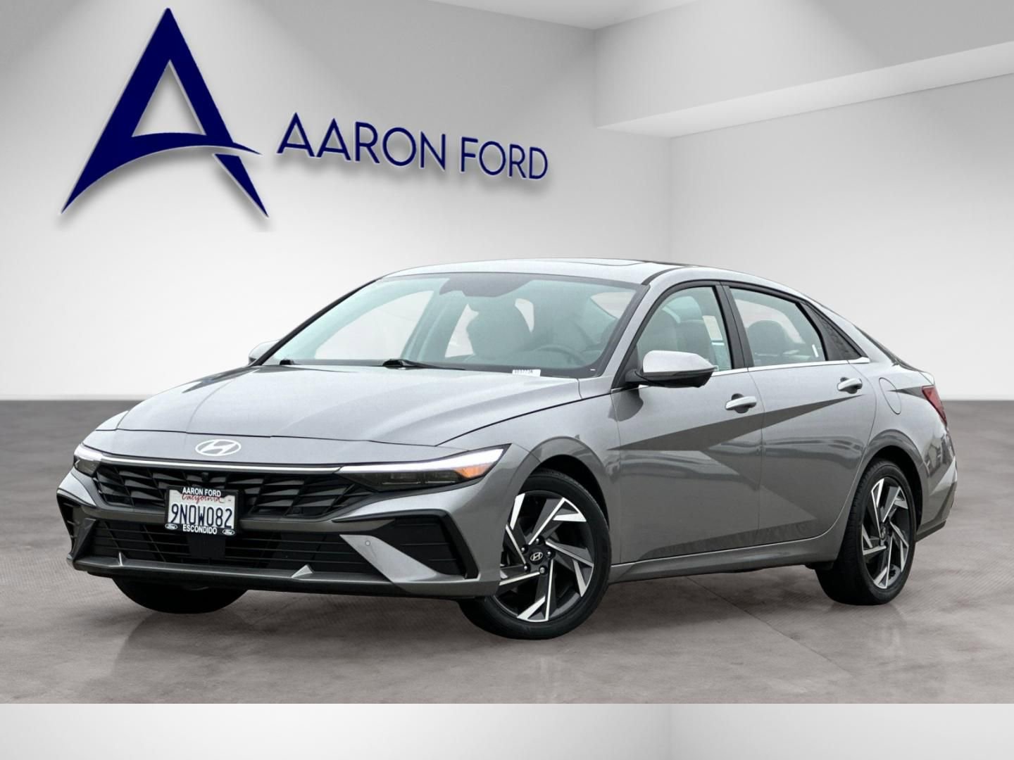 Used 2024 Hyundai Elantra Limited FWD image 2