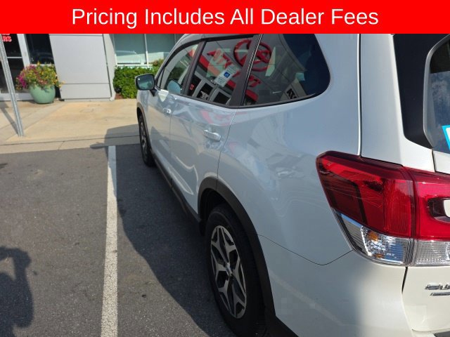 Used 2023 Subaru Forester Premium AWD/4WD image 17