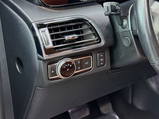 Used 2019 Lincoln Navigator Reserve w/ Cargo Package AWD/4WD image 10