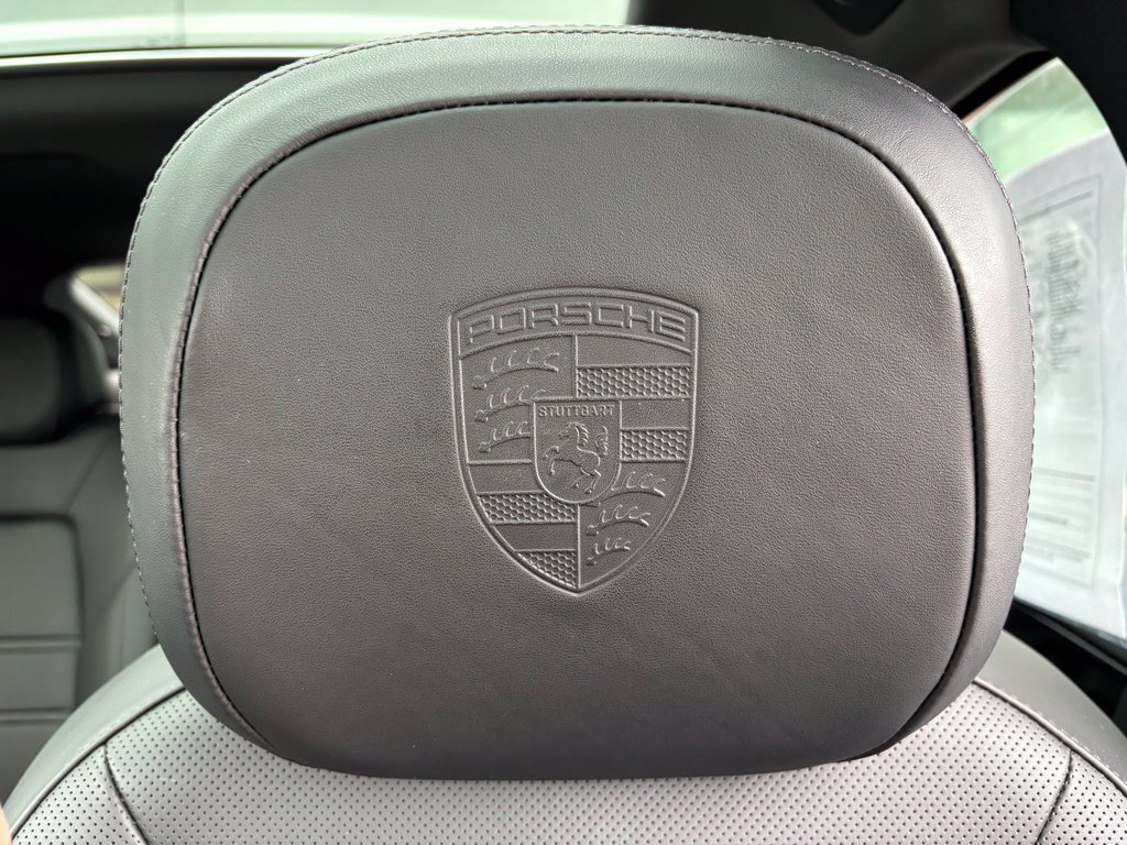 Certified 2026 Porsche Cayenne Coupe AWD/4WD image 37
