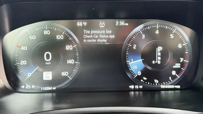 Used 2017 Volvo XC90 T6 Momentum w/ Vision Package image 29