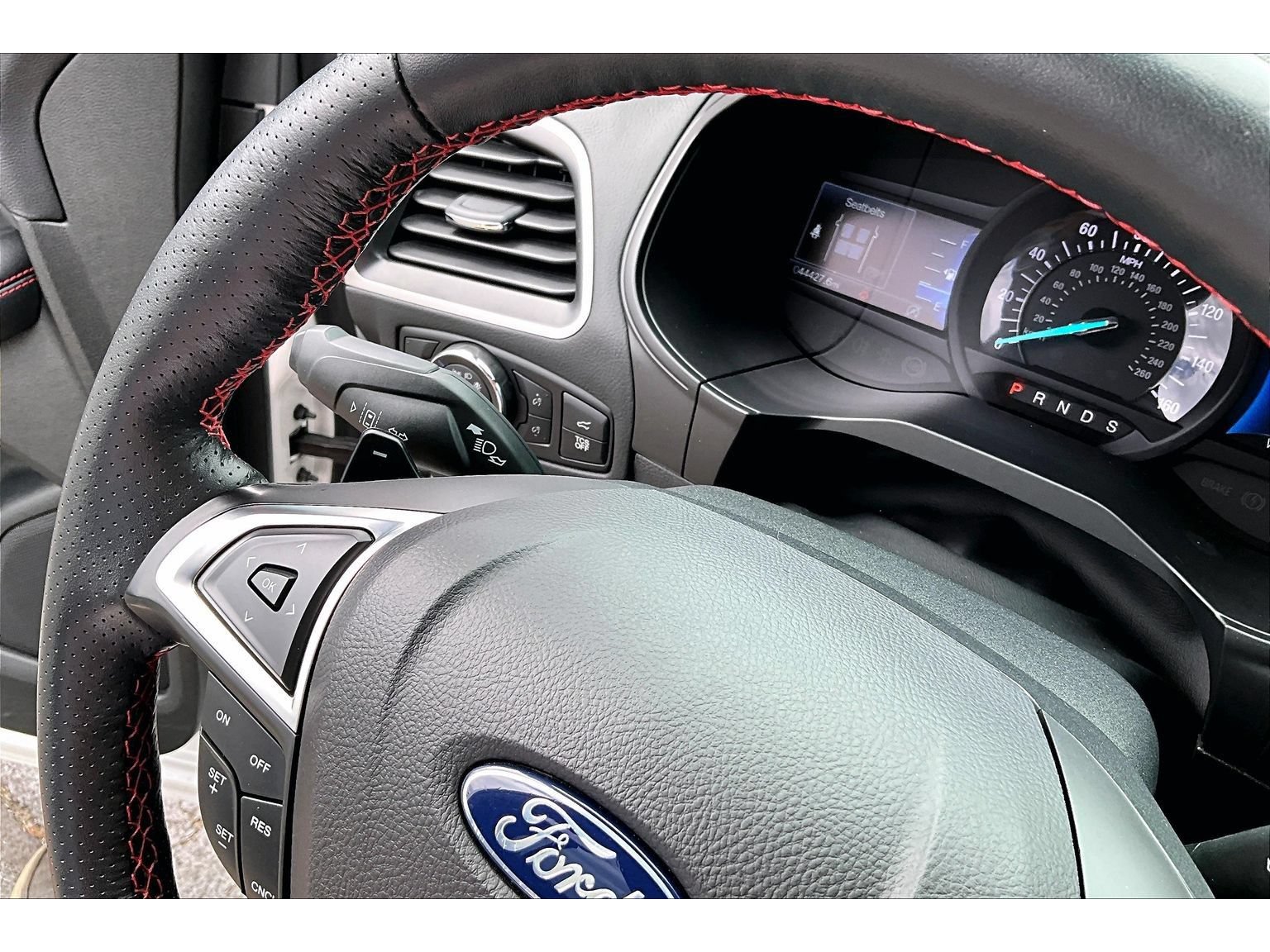 Used 2022 Ford Edge ST-Line w/ Class II Trailer Tow Package AWD/4WD image 19