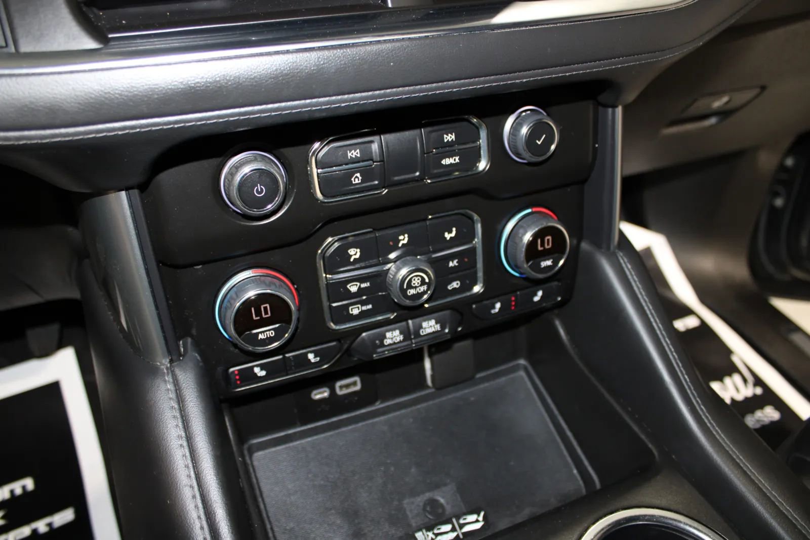 Used 2022 Chevrolet Tahoe Z71 w/ Luxury Package image 32