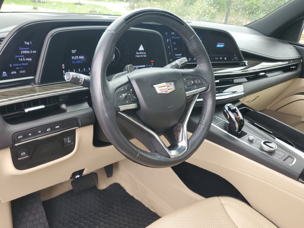 Used 2024 Cadillac Escalade Premium Luxury AWD/4WD image 15