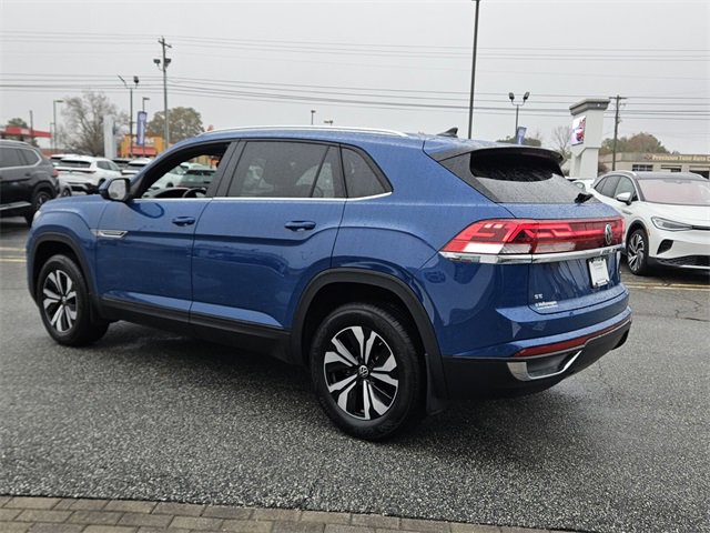 Certified 2025 Volkswagen Atlas Cross Sport SE image 9