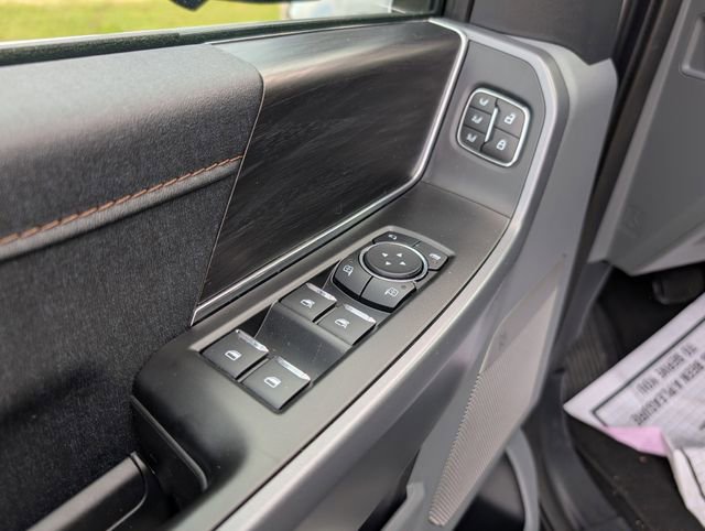 Used 2025 Ford F150 Lariat w/ Equipment Group 501A Mid image 8