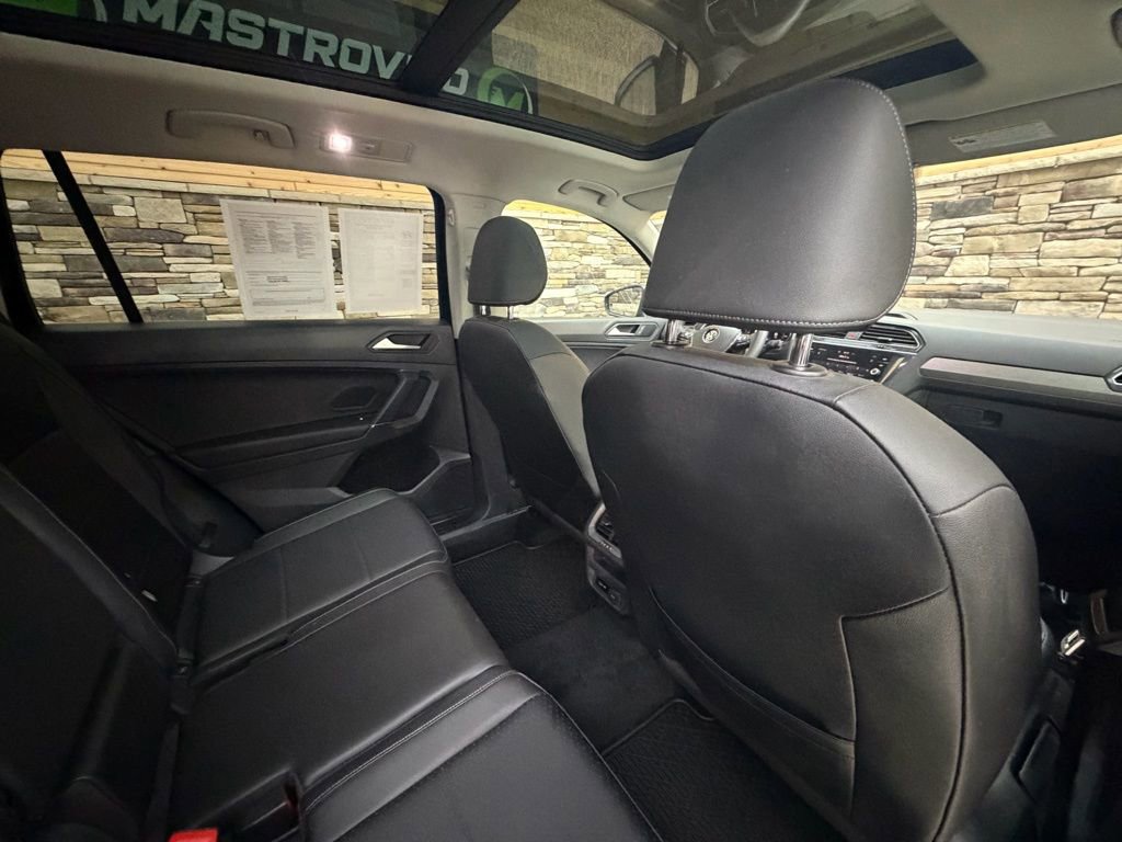 Used 2020 Volkswagen Tiguan SEL image 28