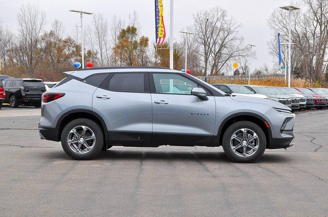 New 2025 Chevrolet Blazer LT w/ Convenience Package image 2