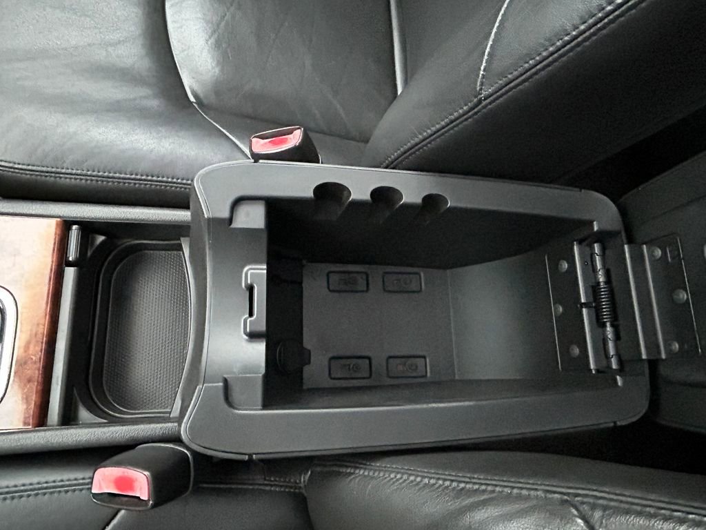 Used 2005 Buick LaCrosse CXS w/ Chrome Appearance Package image 31