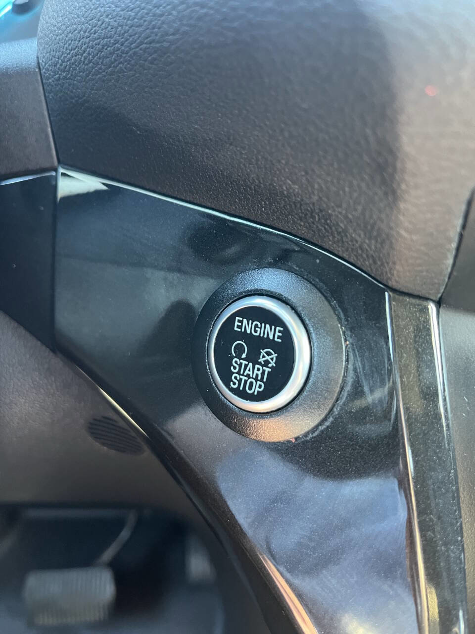 Used 2019 Ford Escape Titanium image 30