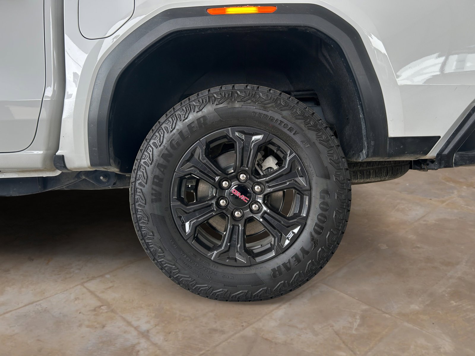 New 2026 GMC Canyon Elevation w/ Convenience Package image 23