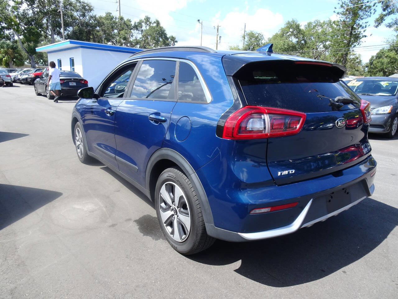 Used 2017 Kia Niro LX image 6