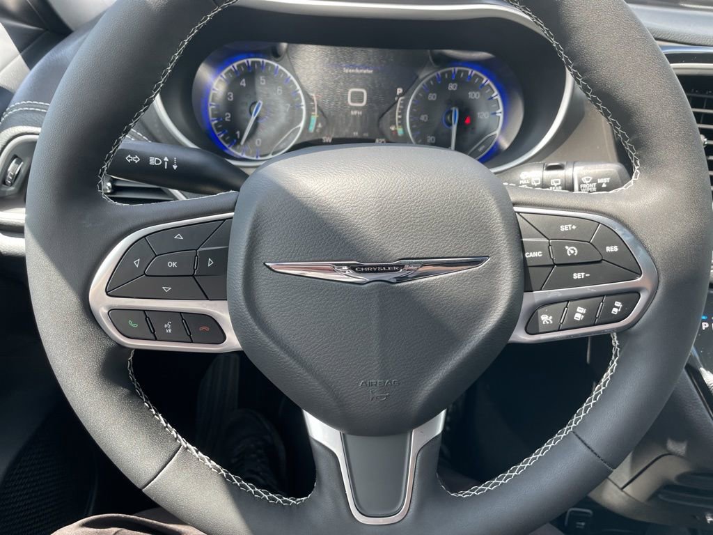 New 2026 Chrysler Pacifica Select image 27