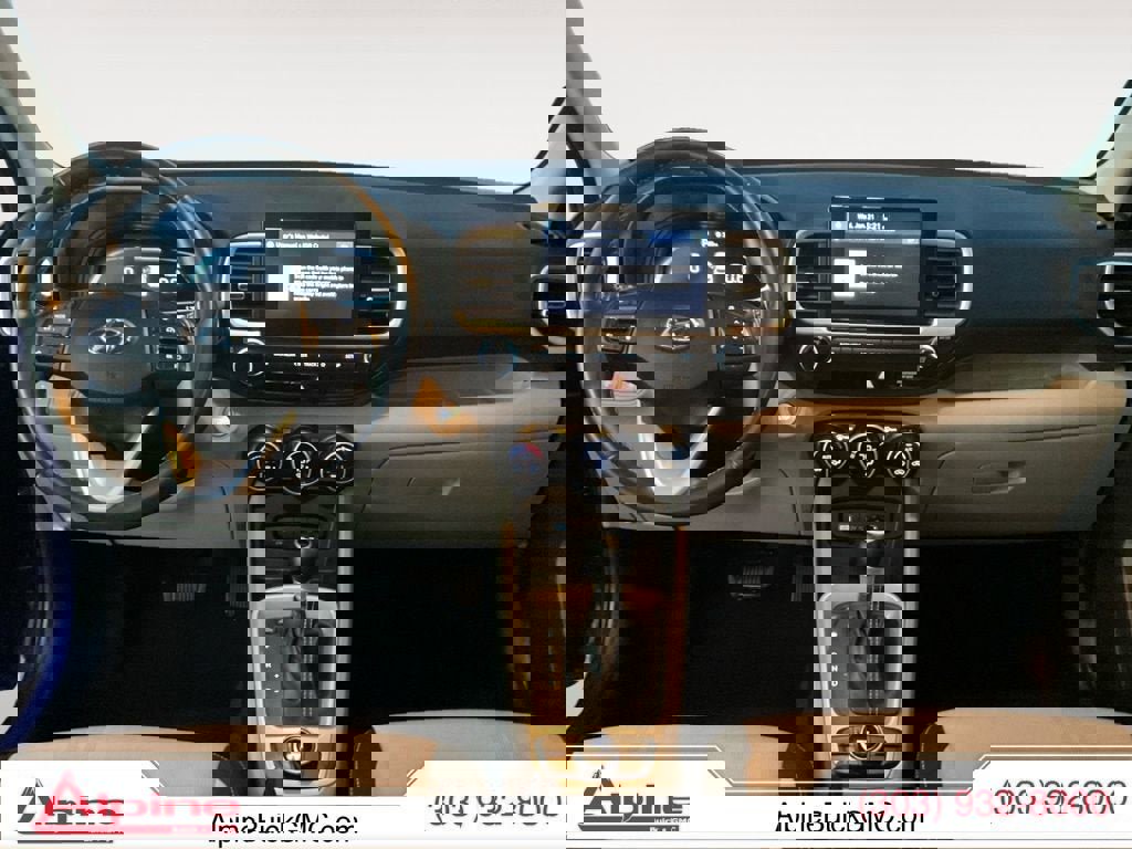 Used 2025 Hyundai Venue SEL image 10