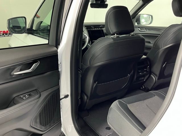 New 2026 Jeep Grand Cherokee Laredo AWD/4WD image 25
