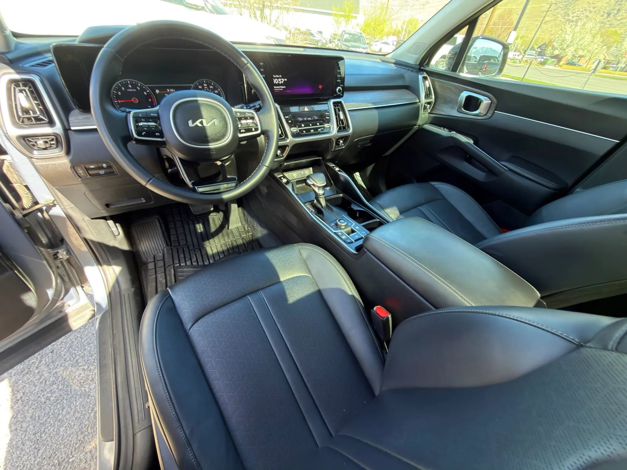 Used 2023 Kia Sorento X-Line EX image 40