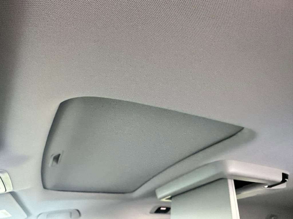New 2026 Honda Odyssey Touring image 11