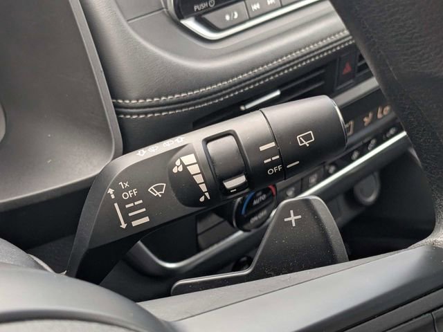 Used 2024 Nissan Rogue SV FWD image 27