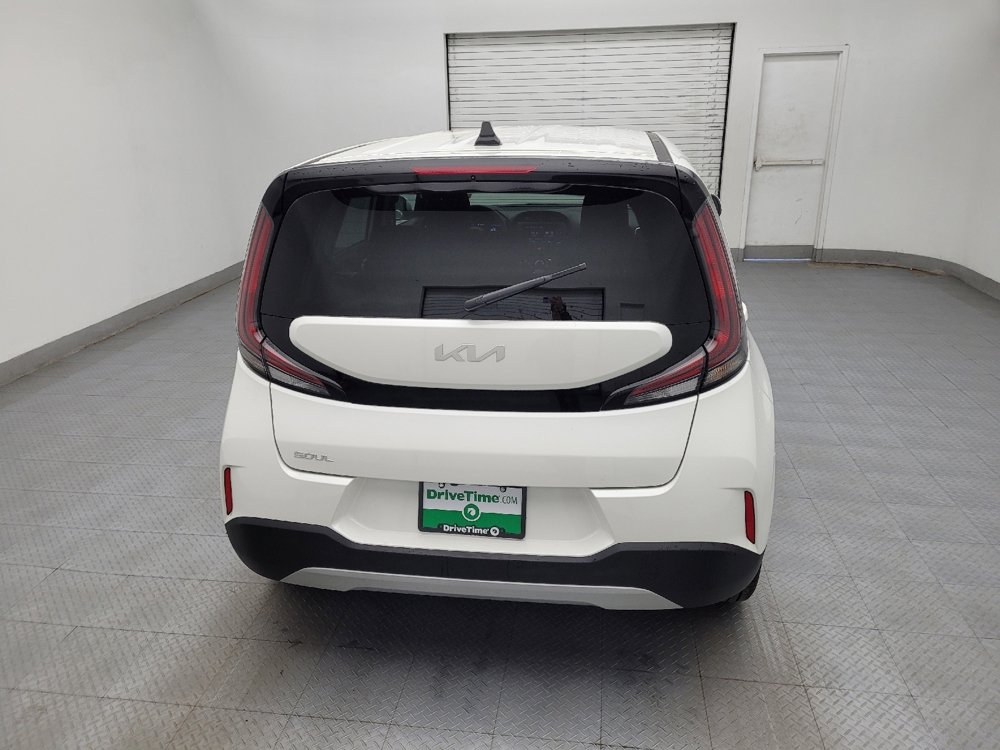 Used 2025 Kia Soul LX w/ LX Technology Package image 7