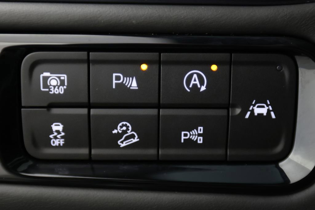 Used 2026 GMC Yukon AT4 Ultimate w/ LPO, Floor Liner Package image 31