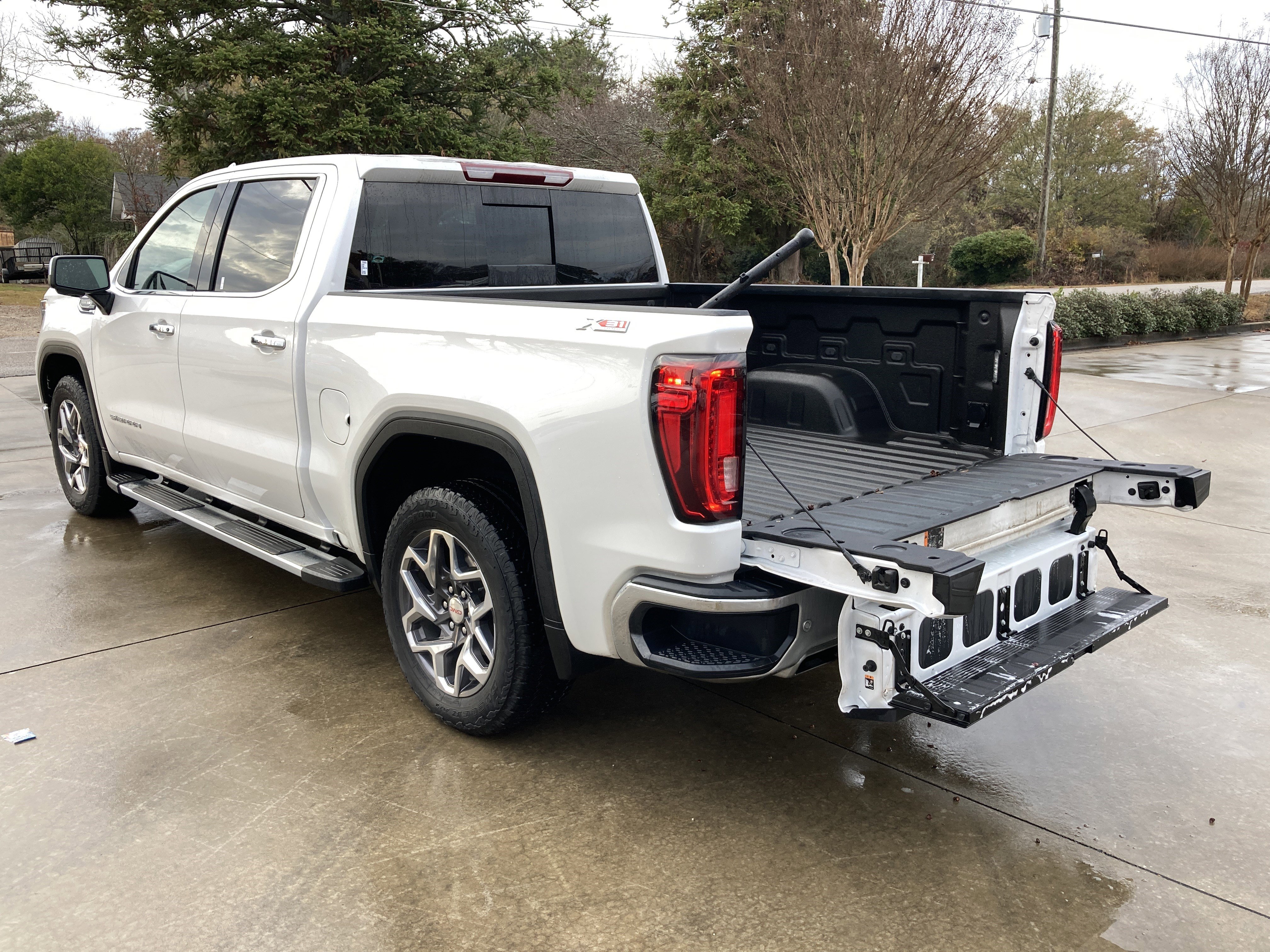 Used 2024 GMC Sierra 1500 SLT w/ SLT Premium Plus Package image 8