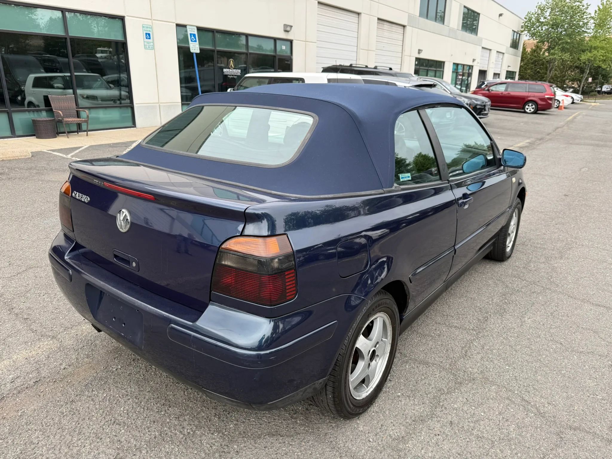 Used 2000 Volkswagen Cabrio GLS FWD image 4