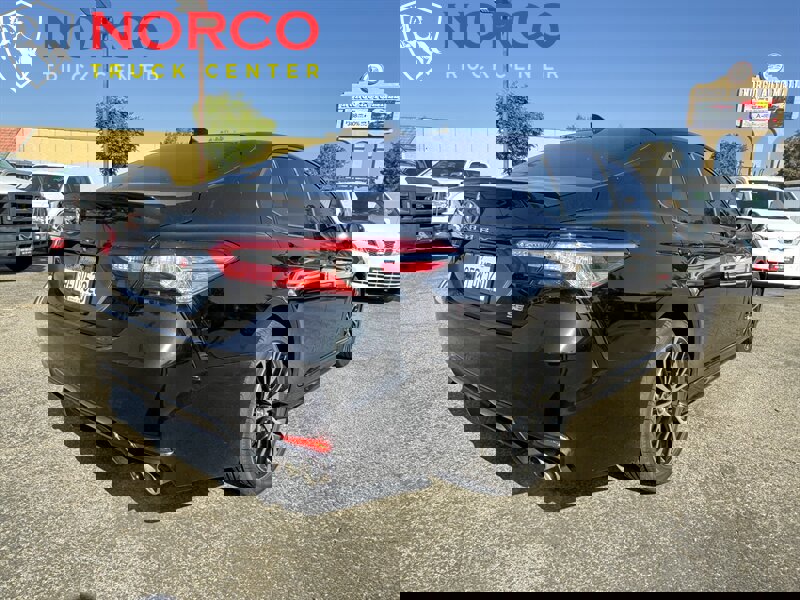 Used 2020 Toyota Camry SE image 8