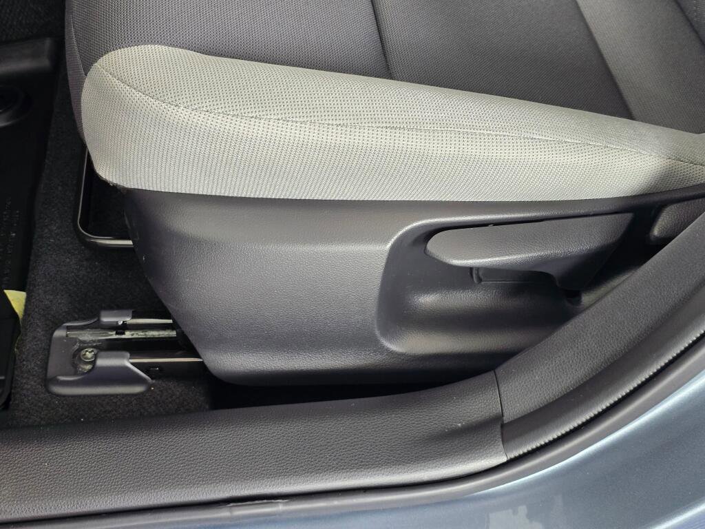 Used 2025 Toyota Corolla LE w/ LE Premium Package image 23