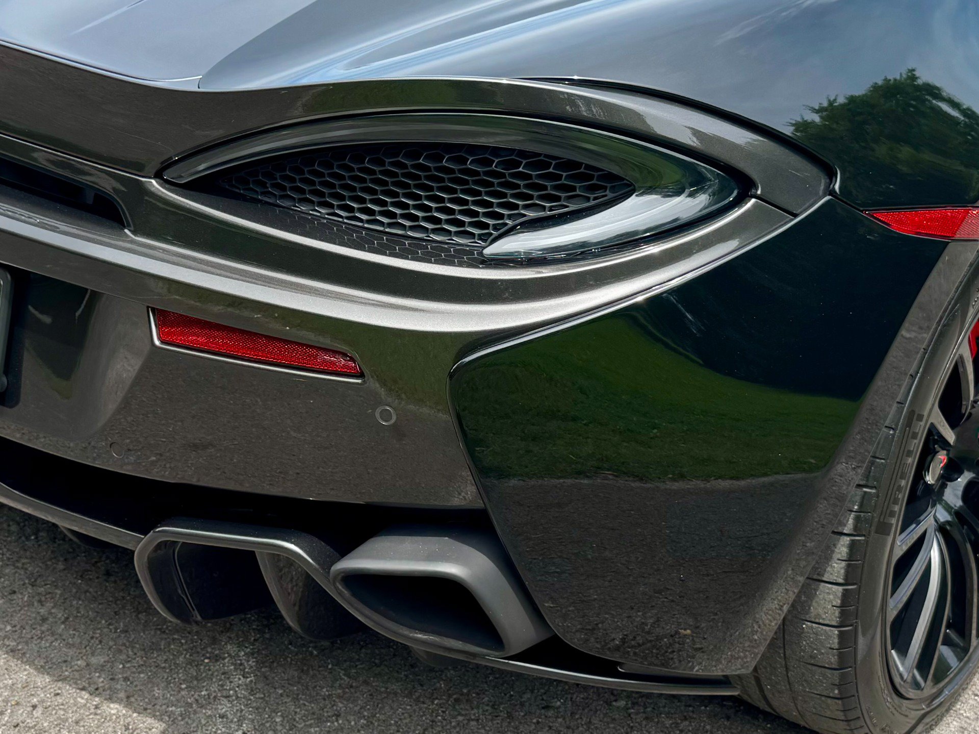 Used 2017 McLaren 570S Coupe RWD image 32