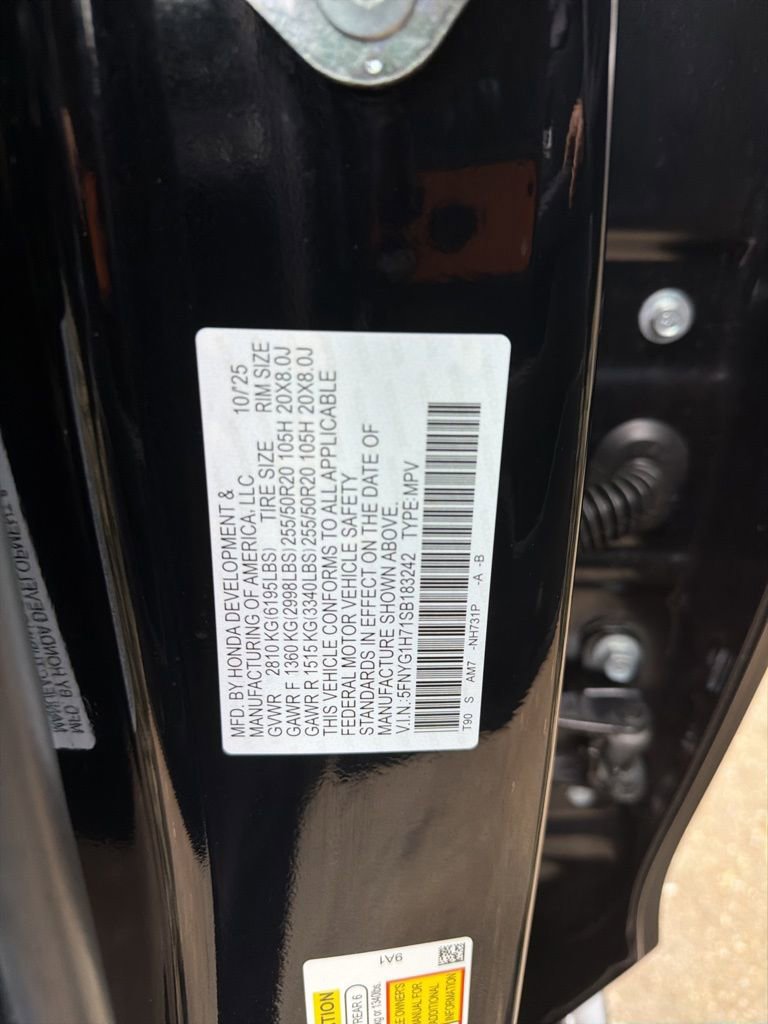 Used 2025 Honda Pilot Touring image 9