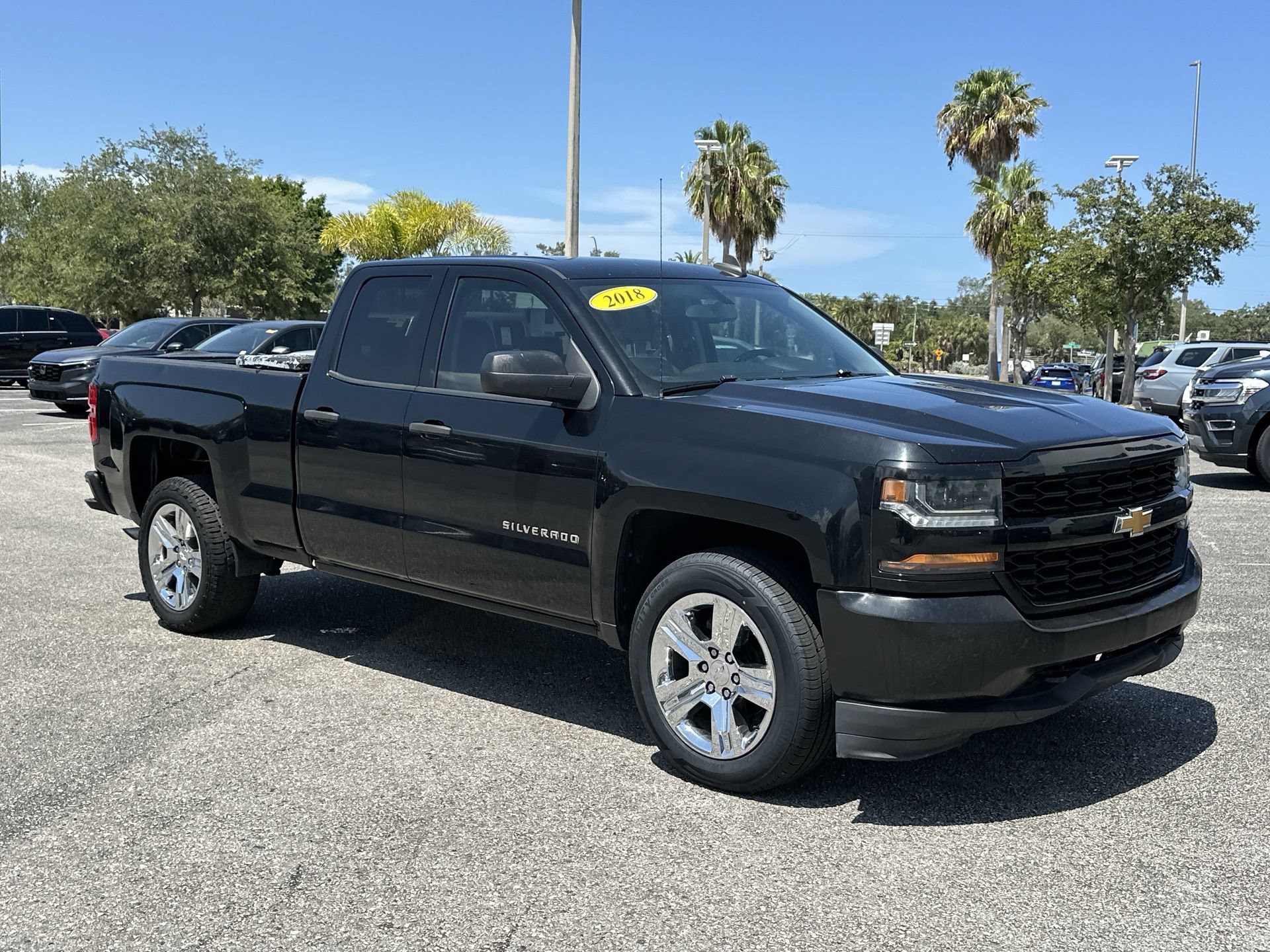 Used 2018 Chevrolet Silverado 1500 Custom w/ Custom Value Package RWD image 1