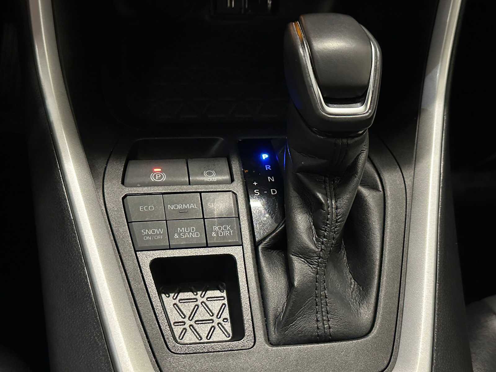 Certified 2022 Toyota RAV4 XLE Premium AWD/4WD image 17