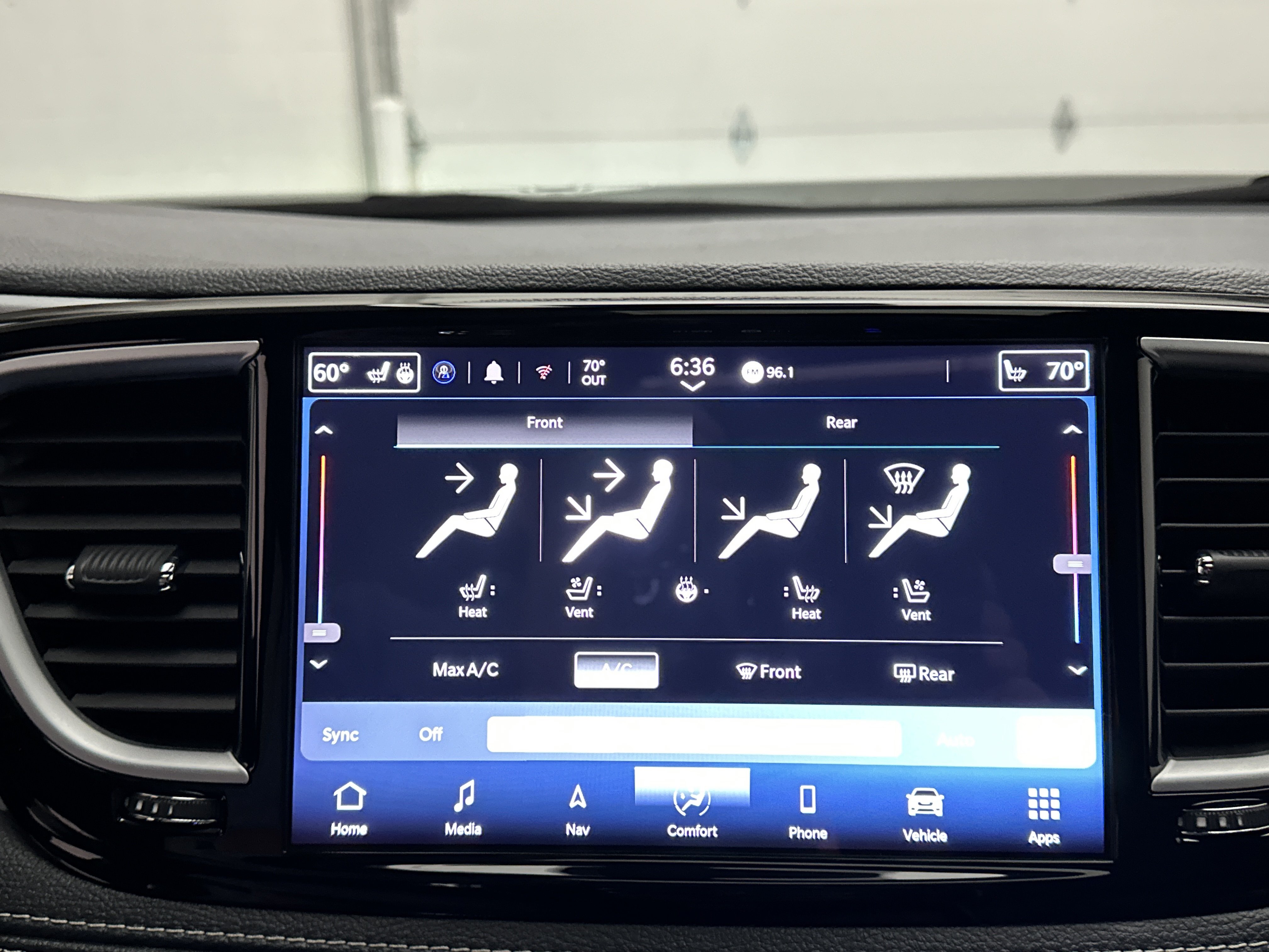 Used 2025 Chrysler Pacifica Limited FWD image 38