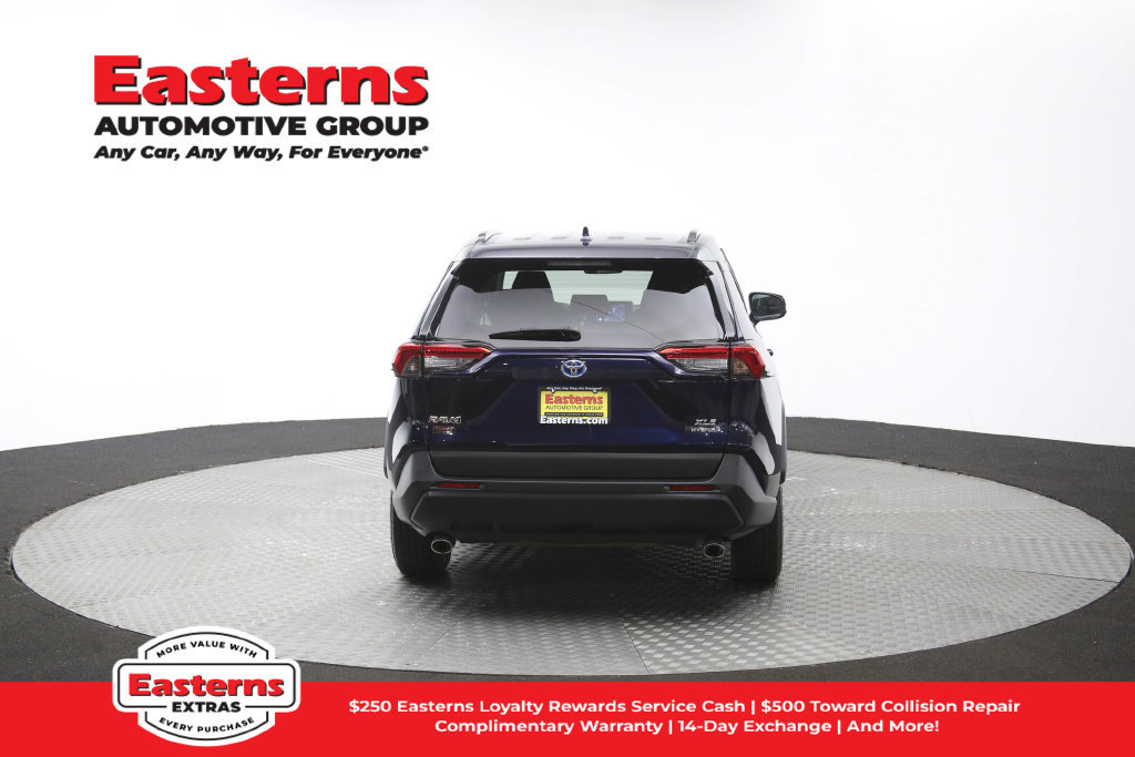 Used 2024 Toyota RAV4 XLE AWD/4WD image 36