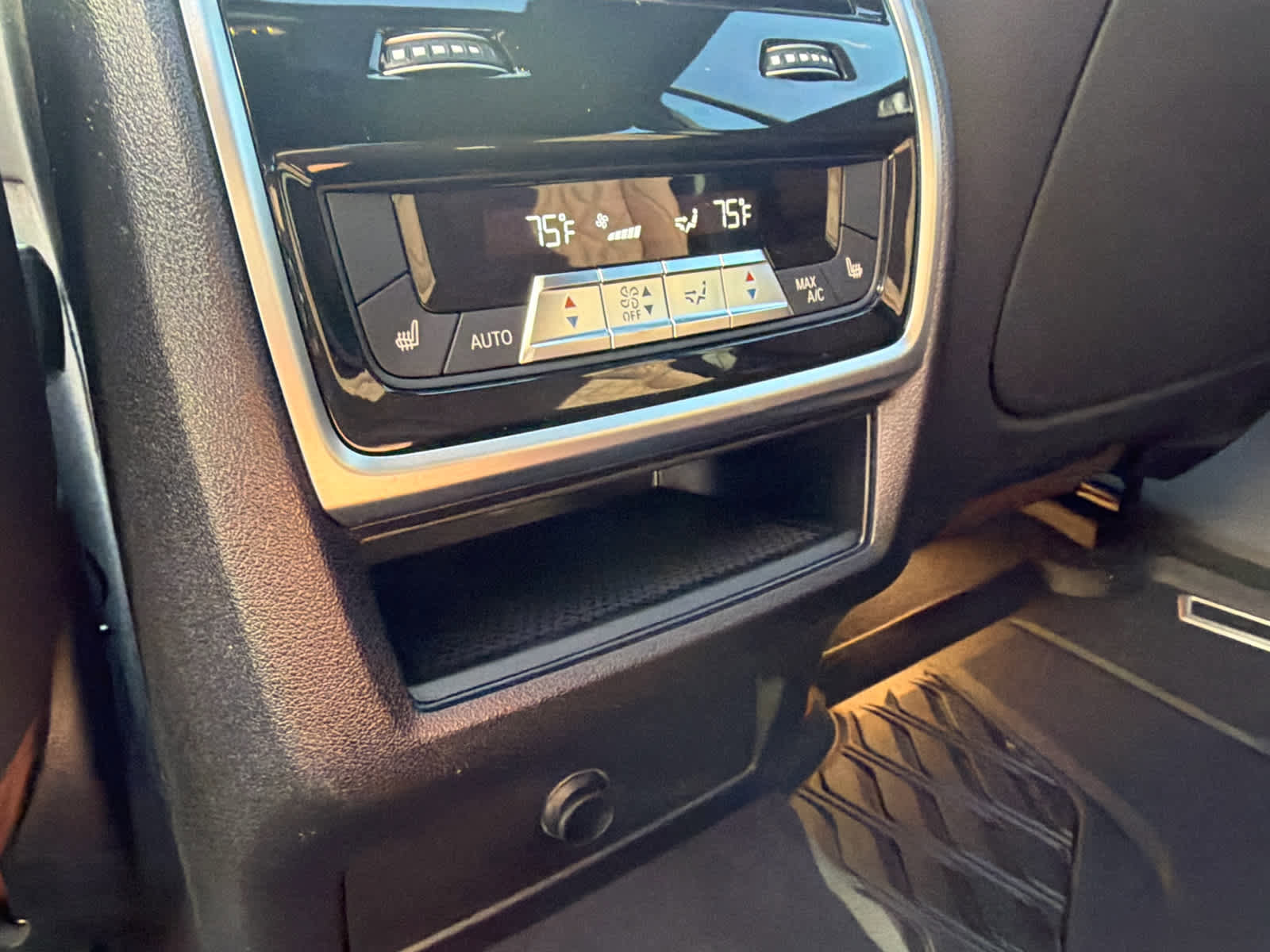 New 2026 BMW X6 xDrive40i image 18