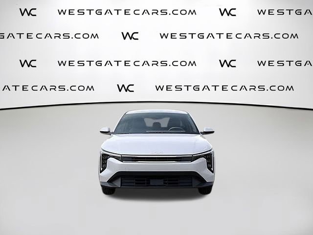 New 2025 Kia K4 LXS image 2