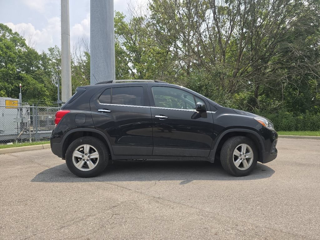 Used 2019 Chevrolet Trax LT w/ LT Convenience Package AWD/4WD image 15