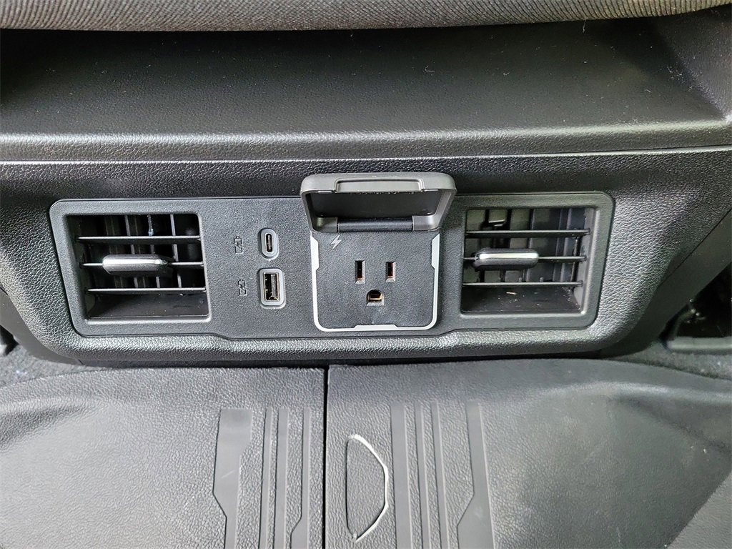 New 2025 GMC Sierra 1500 SLE image 16