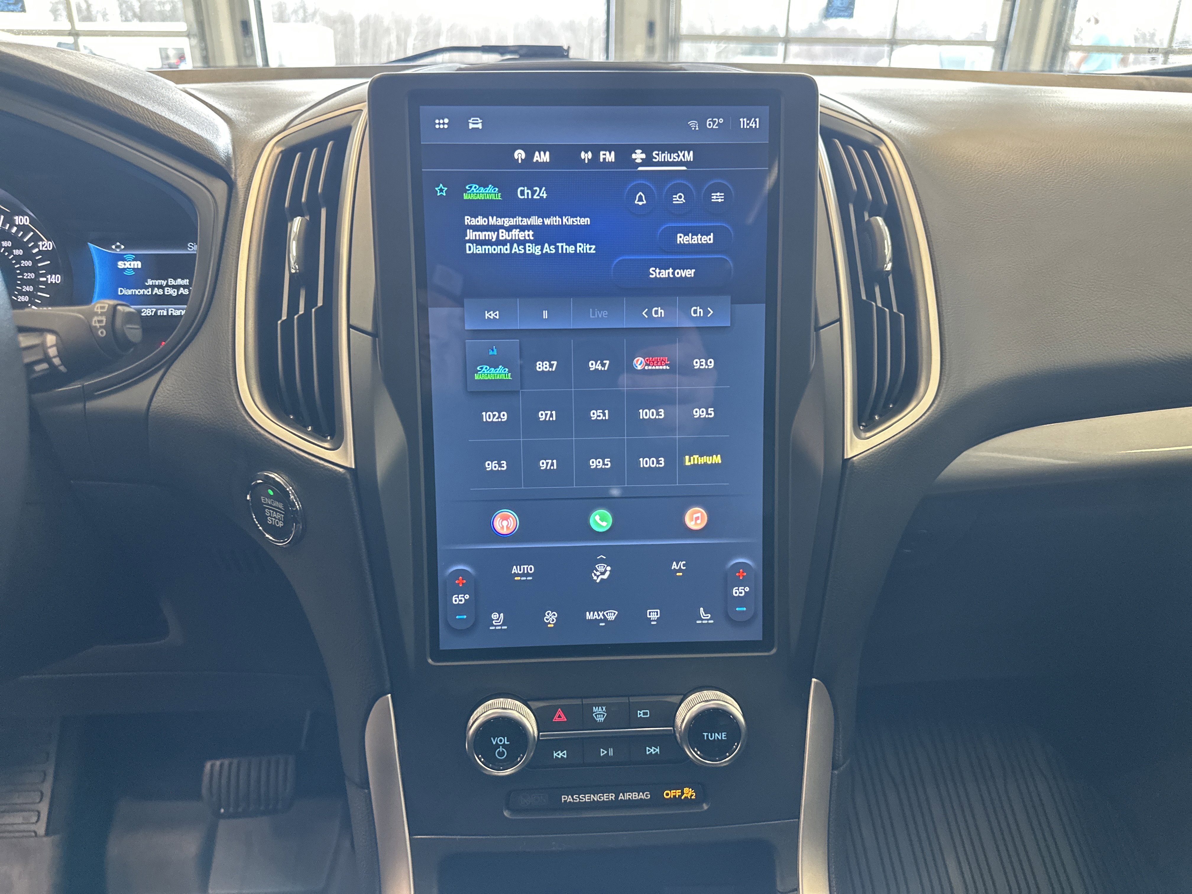 Used 2024 Ford Edge SEL w/ Convenience Package image 3