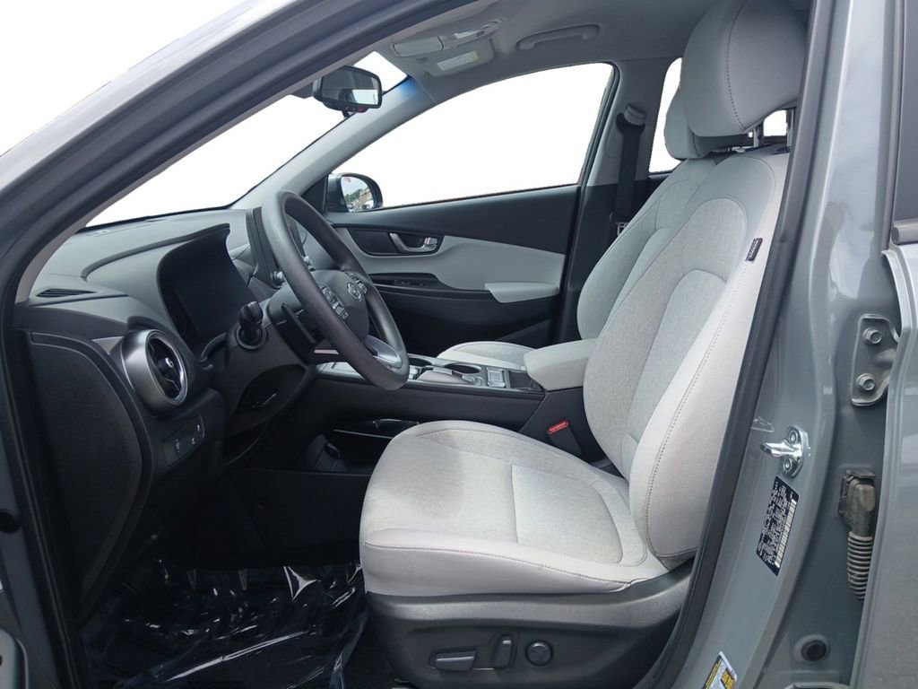 Certified 2023 Hyundai Kona SE FWD image 9